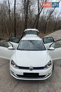 Універсал Volkswagen Golf 2016 в Києві
