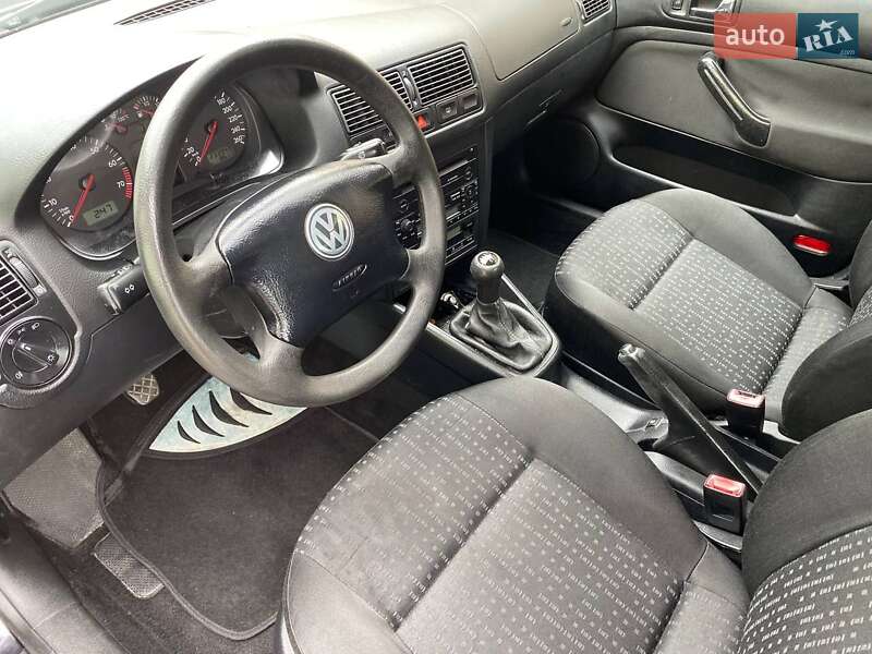 Хетчбек Volkswagen Golf 2002 в Бучачі