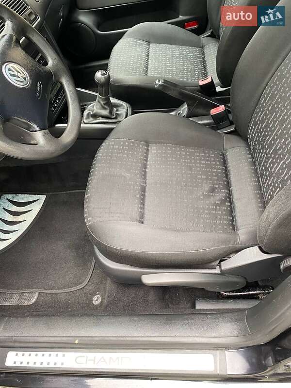 Хетчбек Volkswagen Golf 2002 в Бучачі