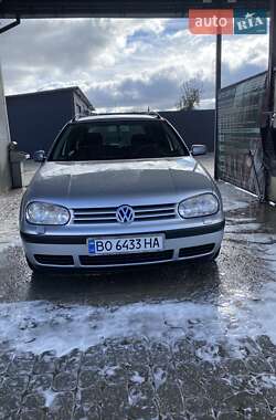 Универсал Volkswagen Golf 2004 в Подгайцах