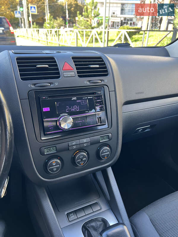 Хэтчбек Volkswagen Golf 2008 в Хмельницком