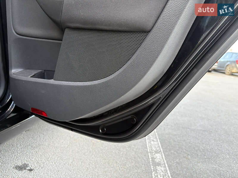 Хэтчбек Volkswagen Golf 2005 в Умани