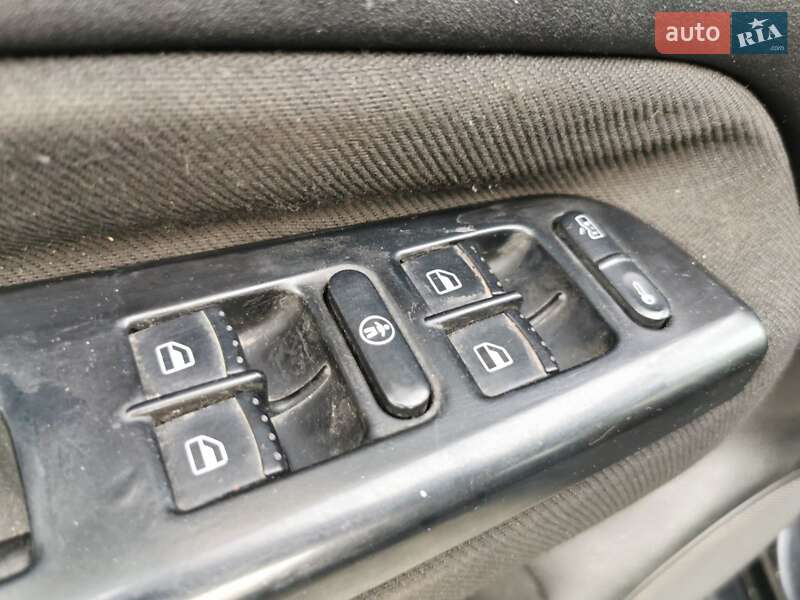 Хетчбек Volkswagen Golf 1998 в Хмельницькому фото 5 Хетчбек Volkswagen Golf 1998 в Хмельницькому