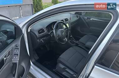Хэтчбек Volkswagen Golf 2010 в 