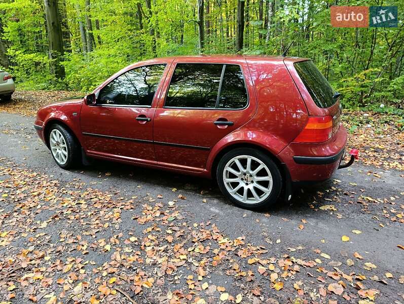 Хэтчбек Volkswagen Golf 1998 в Рава-Русской