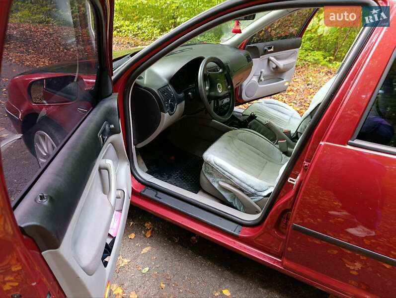 Хэтчбек Volkswagen Golf 1998 в Рава-Русской