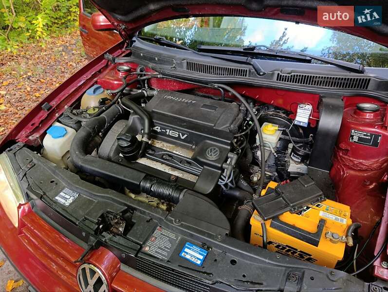 Хэтчбек Volkswagen Golf 1998 в Рава-Русской