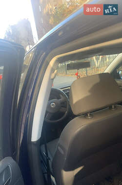Хэтчбек Volkswagen Golf 2004 в  фото 19 Хэтчбек Volkswagen Golf 2004 в