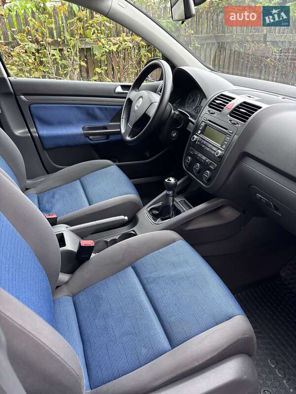 Хэтчбек Volkswagen Golf 2006 в Ивано-Франковске