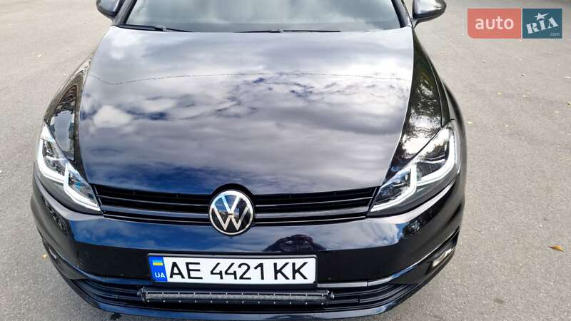 Хэтчбек Volkswagen Golf 2020 в Днепре