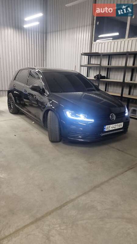 Хэтчбек Volkswagen Golf 2020 в Днепре