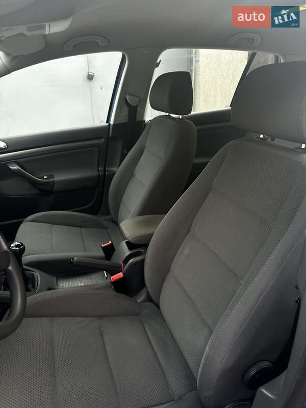 Хэтчбек Volkswagen Golf 2003 в Черкассах фото 9 Хэтчбек Volkswagen Golf 2003 в Черкассах