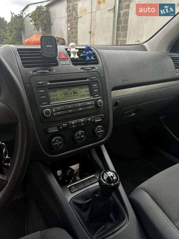 Хэтчбек Volkswagen Golf 2003 в Черкассах фото 7 Хэтчбек Volkswagen Golf 2003 в Черкассах