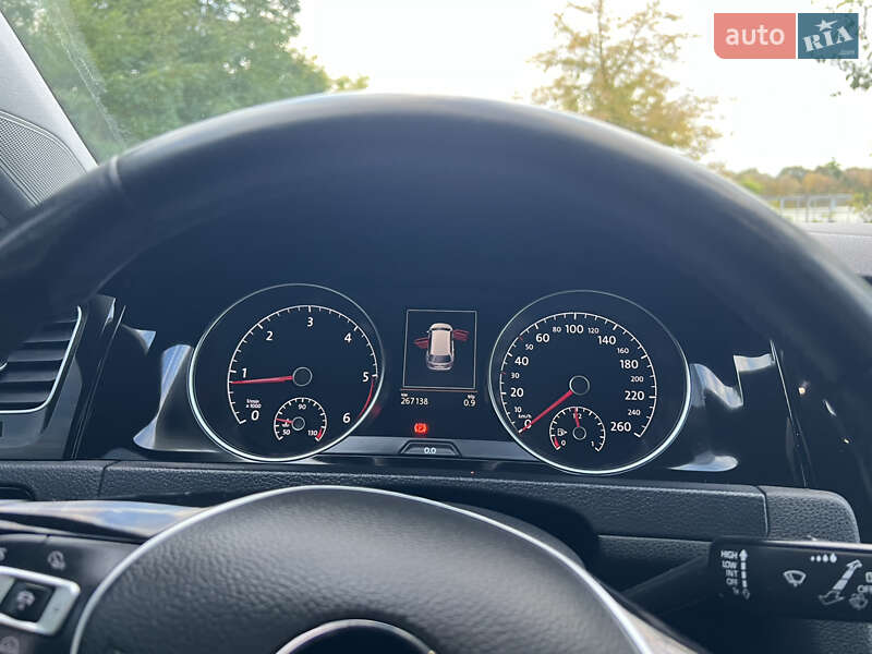 Універсал Volkswagen Golf 2014 в Рівному