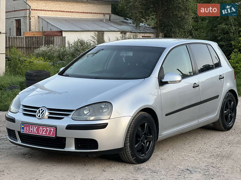 Хэтчбек Volkswagen Golf 2004 в Тернополе