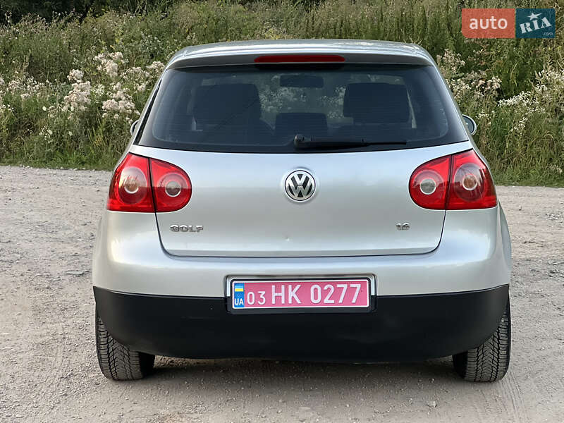 Хэтчбек Volkswagen Golf 2004 в Тернополе