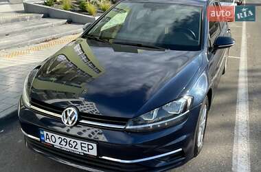 Хэтчбек Volkswagen Golf 2017 в Львове