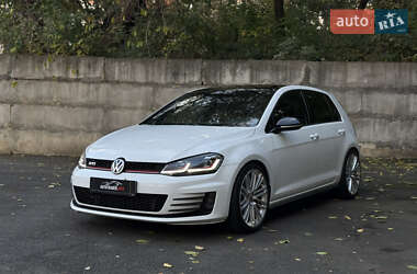 Хэтчбек Volkswagen Golf 2014 в Киеве