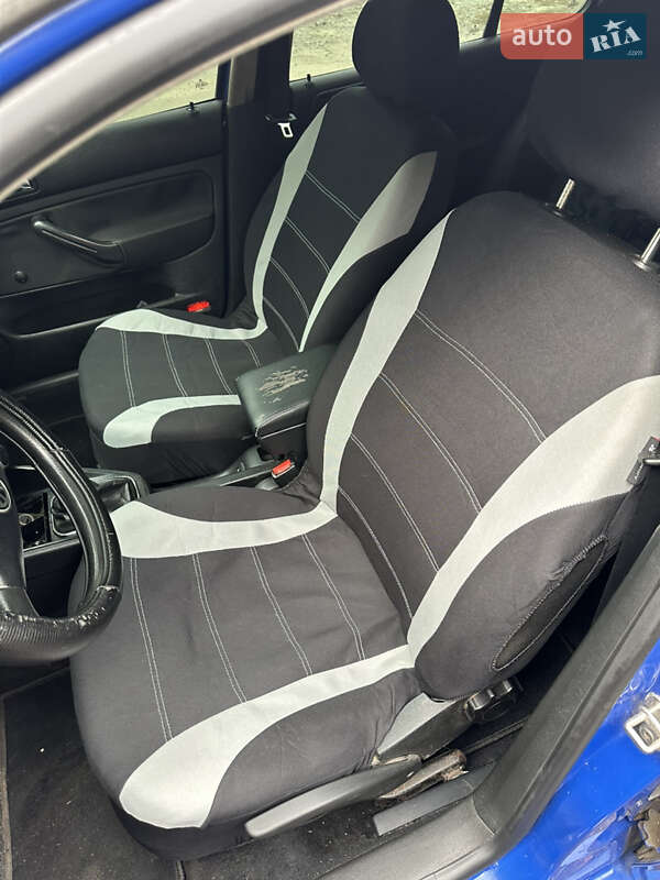 Хэтчбек Volkswagen Golf 2000 в Полтаве
