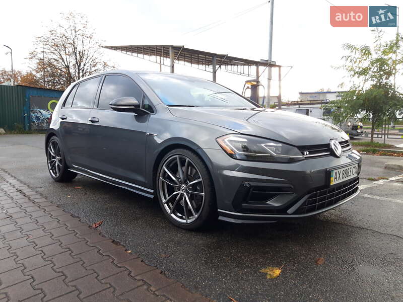 Хетчбек Volkswagen Golf 2018 в Києві