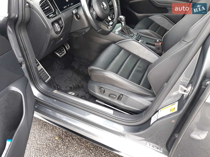 Хетчбек Volkswagen Golf 2018 в Києві