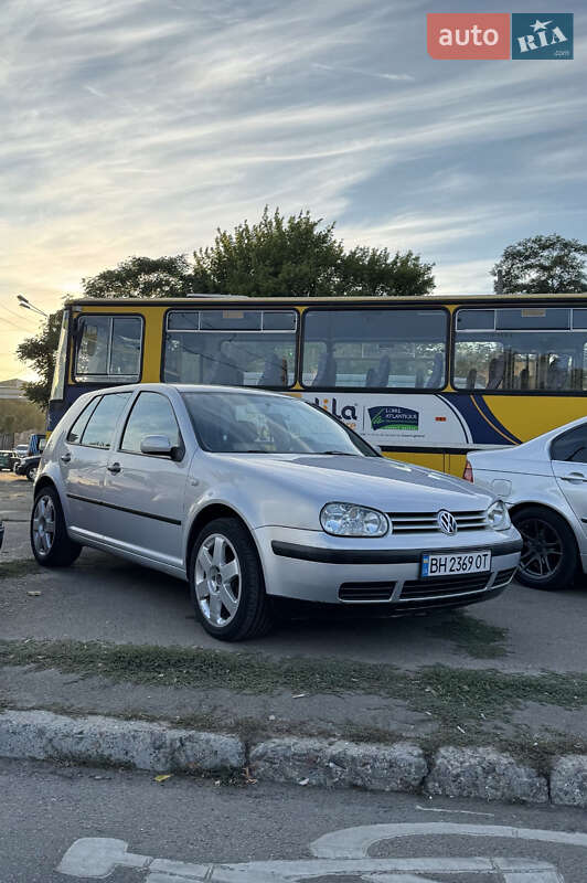 Volkswagen Golf 2000