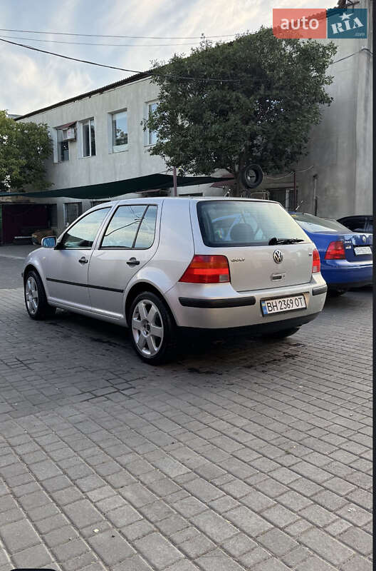 Хэтчбек Volkswagen Golf 2000 в Синельниково