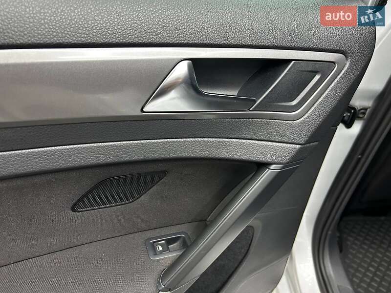 Хэтчбек Volkswagen Golf 2012 в Черновцах фото 12 Хэтчбек Volkswagen Golf 2012 в Черновцах