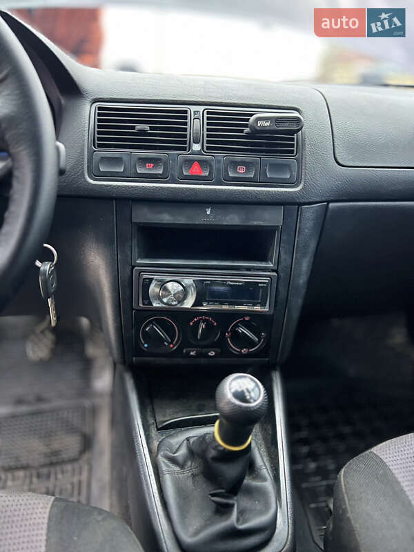 Хетчбек Volkswagen Golf 2001 в Полтаві фото 12 Хетчбек Volkswagen Golf 2001 в Полтаві