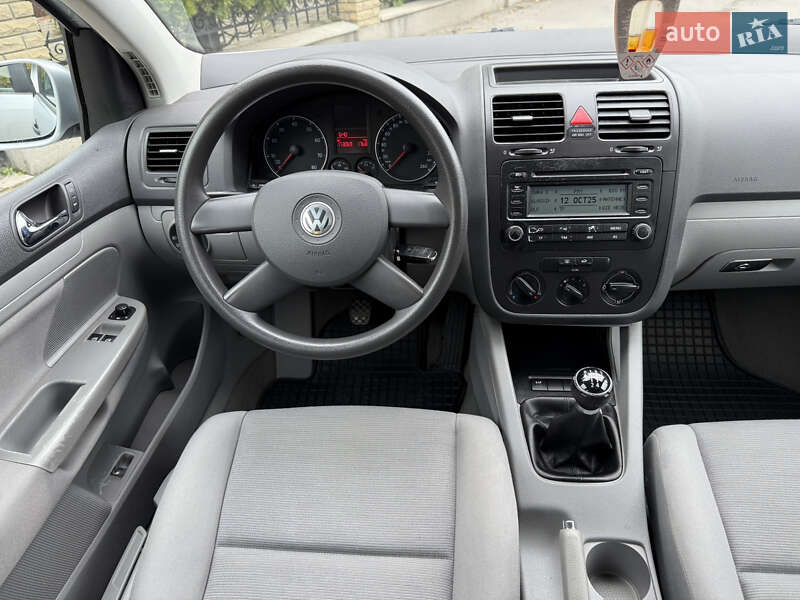 Хэтчбек Volkswagen Golf 2005 в Черновцах фото 12 Хэтчбек Volkswagen Golf 2005 в Черновцах