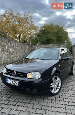 Хэтчбек Volkswagen Golf 2001 в Надворной