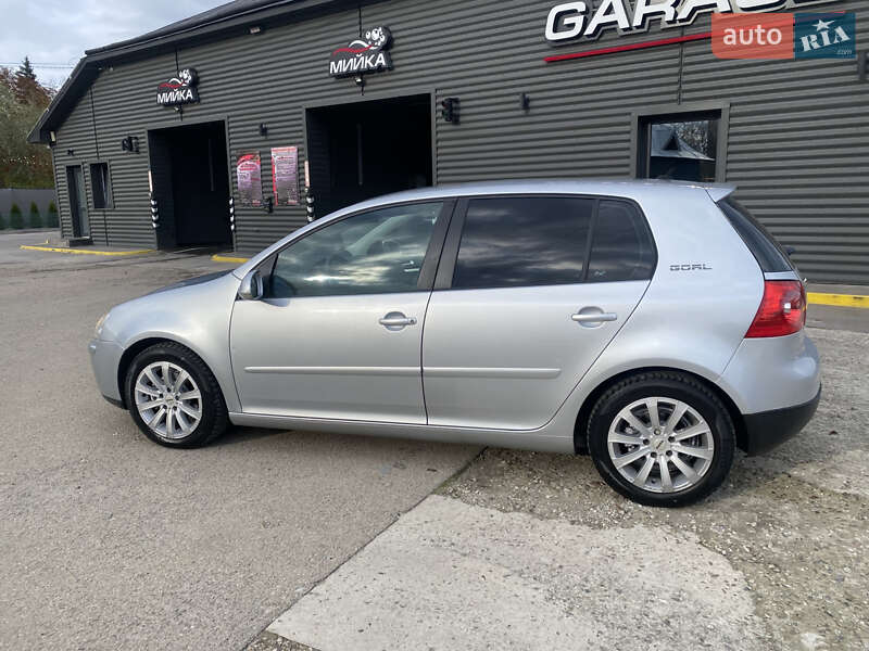 Хэтчбек Volkswagen Golf 2006 в Ивано-Франковске
