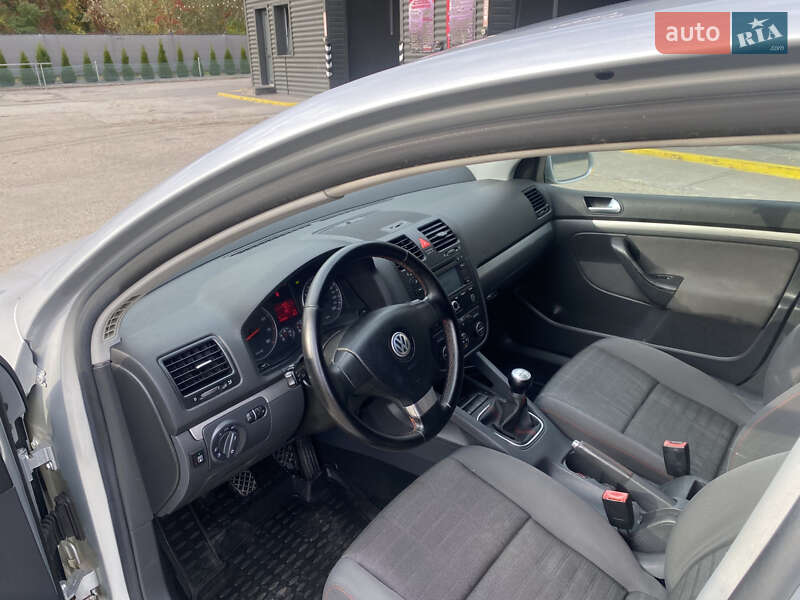 Хэтчбек Volkswagen Golf 2006 в Ивано-Франковске