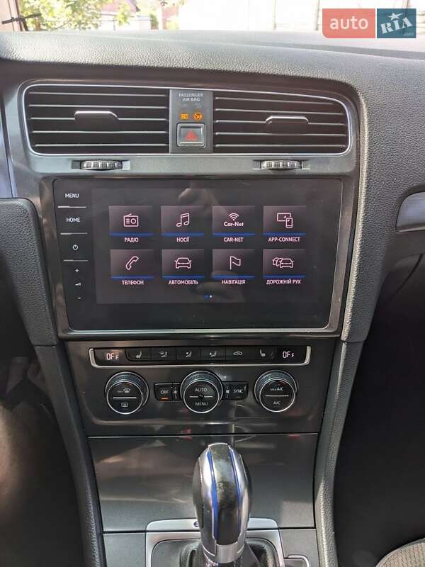 Хэтчбек Volkswagen Golf 2017 в Кривом Роге