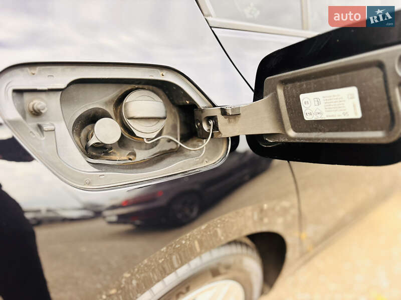 Хэтчбек Volkswagen Golf 2020 в Киеве