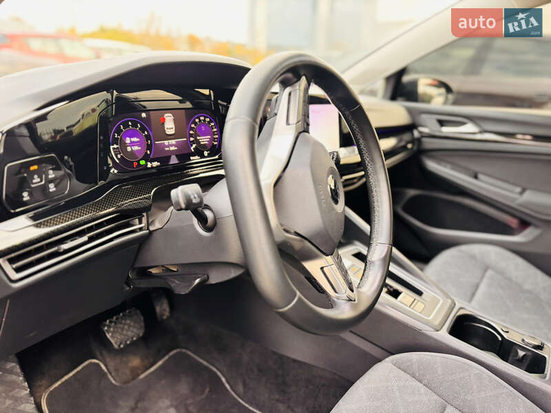 Хэтчбек Volkswagen Golf 2020 в Киеве