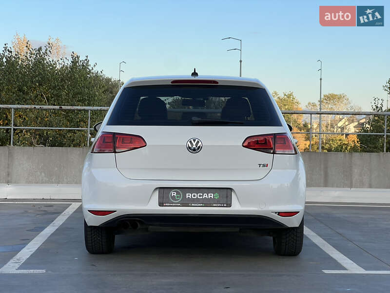 Хэтчбек Volkswagen Golf 2014 в Киеве