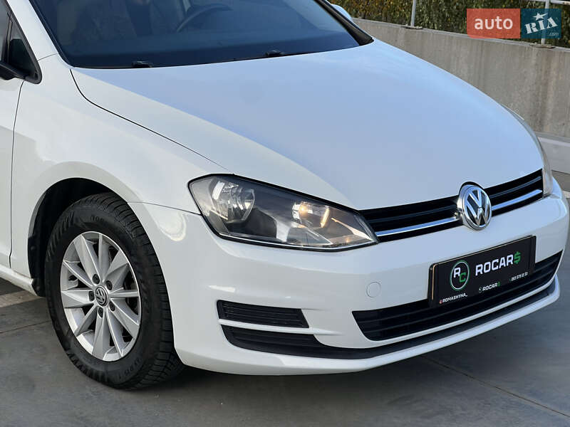 Хэтчбек Volkswagen Golf 2014 в Киеве