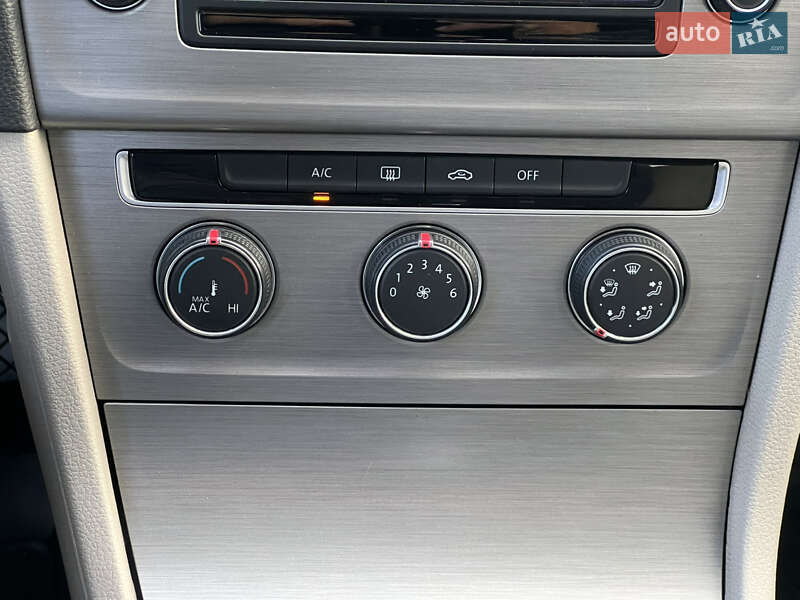 Хэтчбек Volkswagen Golf 2014 в Киеве