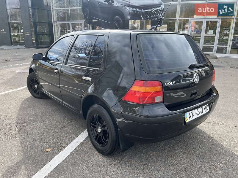 Хетчбек Volkswagen Golf 2003 в Харкові