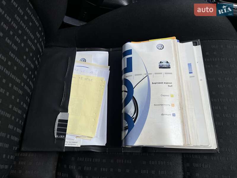 Хетчбек Volkswagen Golf 2003 в Харкові