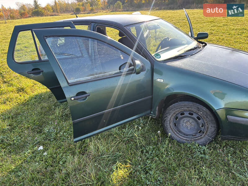 Хетчбек Volkswagen Golf 1999 в Снятині