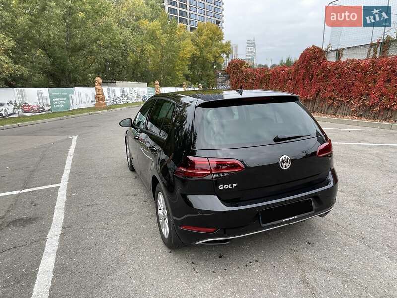 Хэтчбек Volkswagen Golf 2020 в Днепре