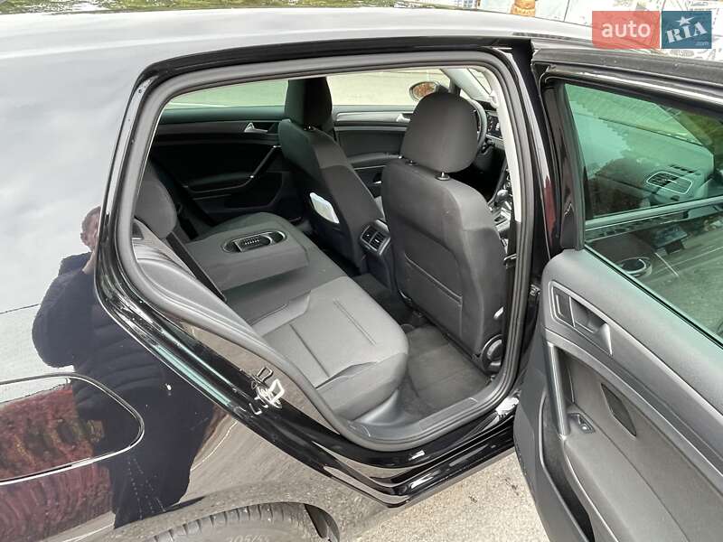 Хэтчбек Volkswagen Golf 2020 в Днепре