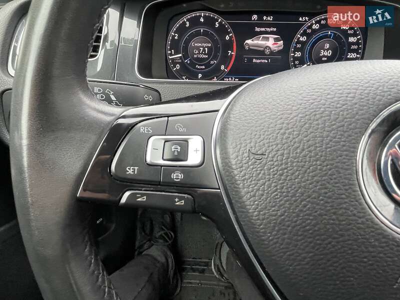 Хэтчбек Volkswagen Golf 2020 в Днепре