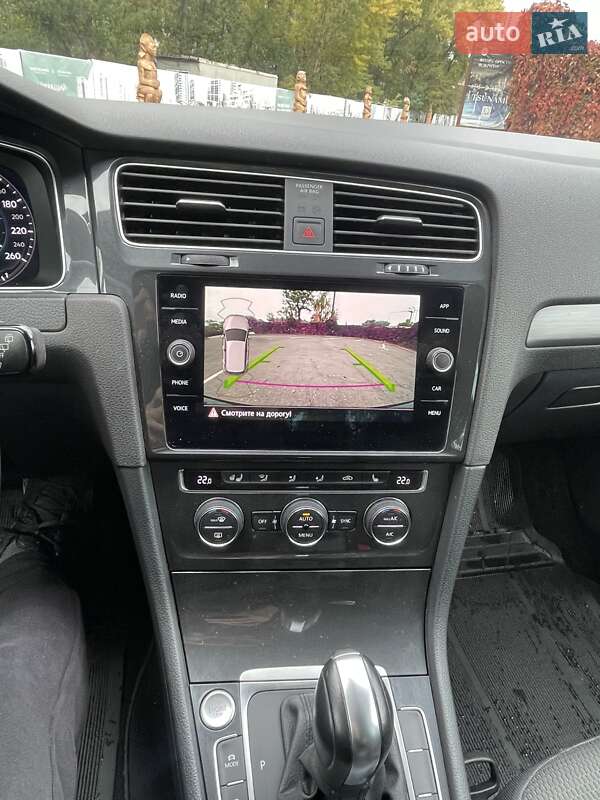 Хэтчбек Volkswagen Golf 2020 в Днепре