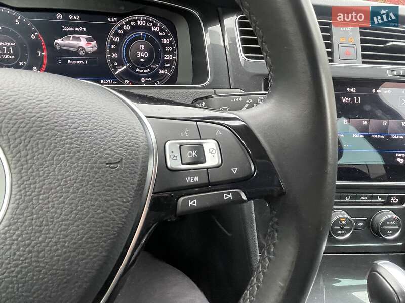 Хэтчбек Volkswagen Golf 2020 в Днепре