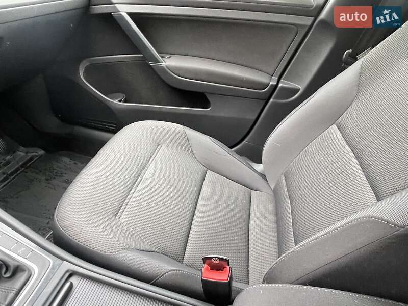 Хэтчбек Volkswagen Golf 2020 в Днепре