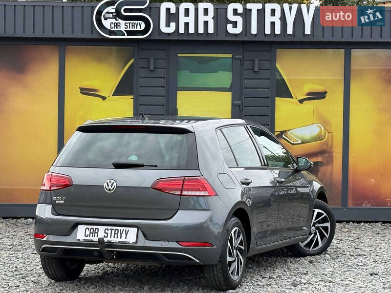 Хетчбек Volkswagen Golf 2018 в Стрию