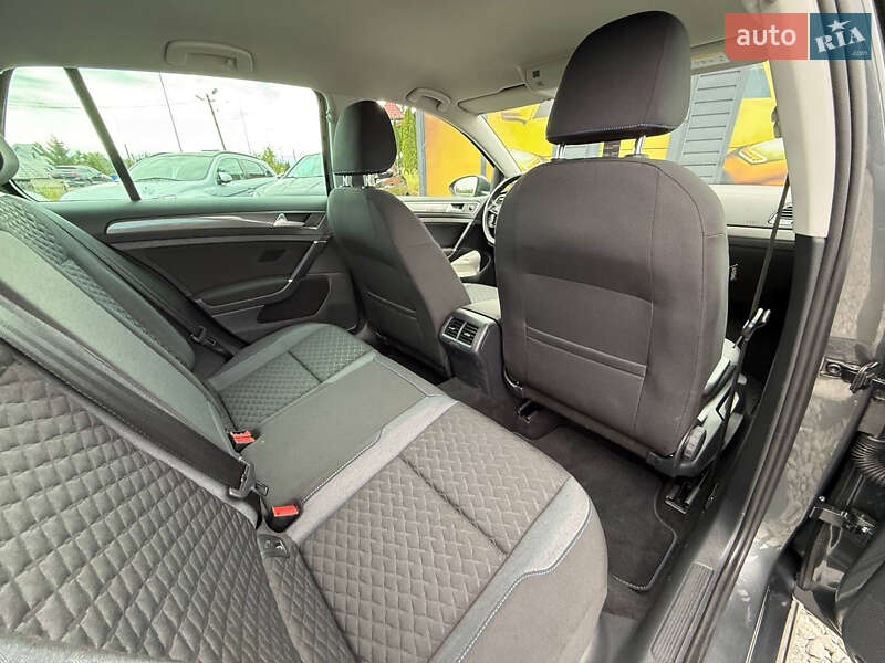 Хетчбек Volkswagen Golf 2018 в Стрию